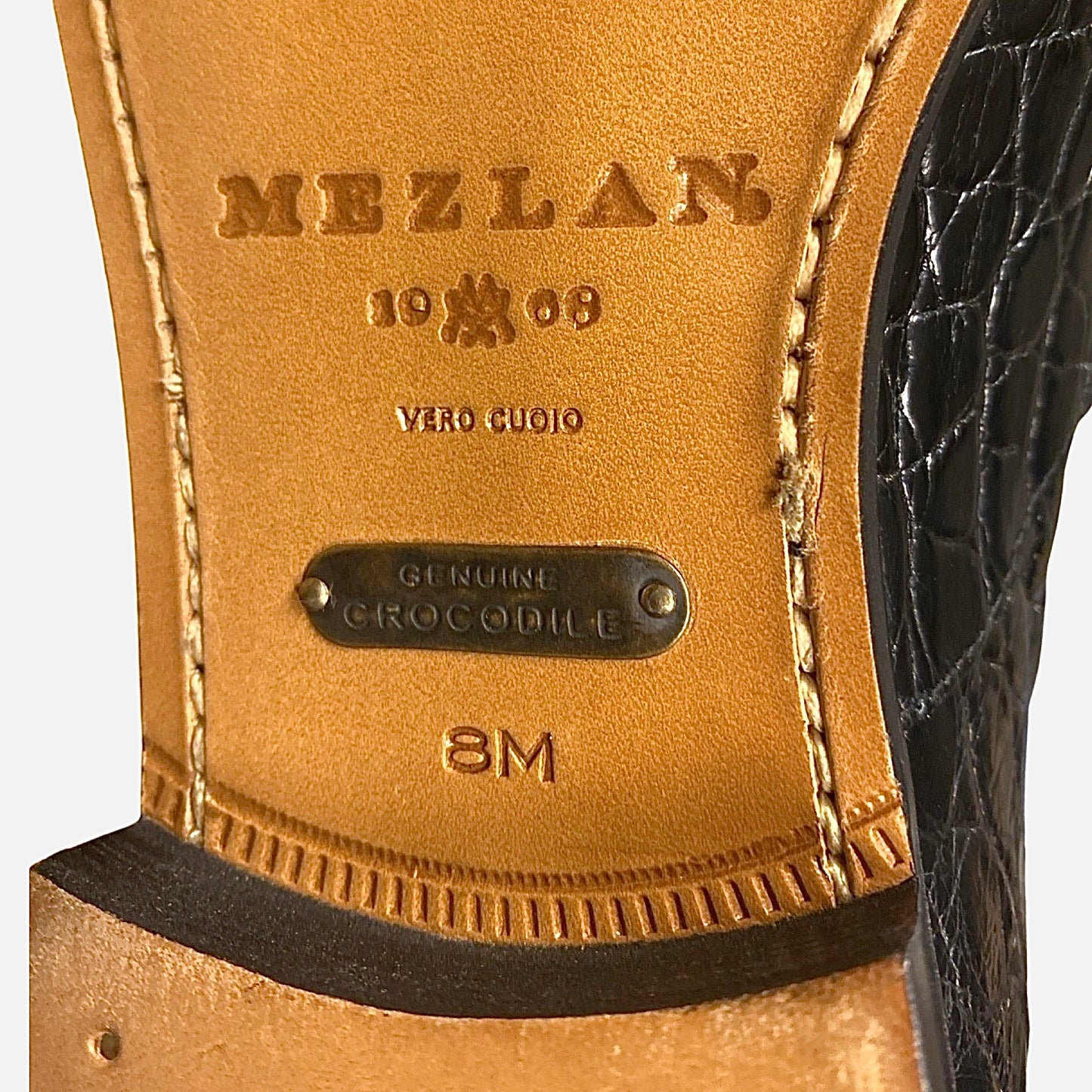 Genuine crocodile shoe