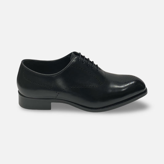 Carrucci Mens Black Whole Cut Oxfords - Weston